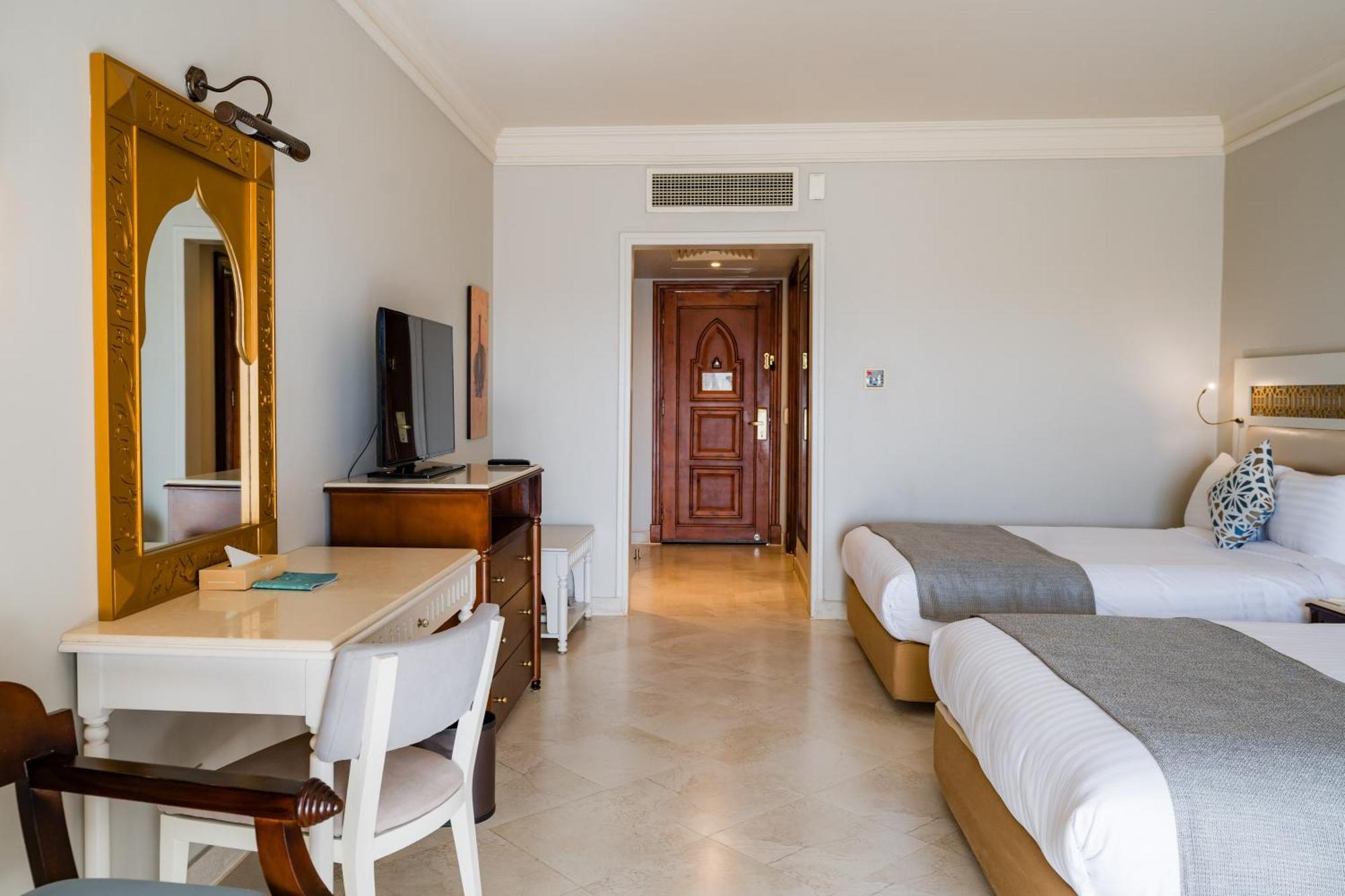 אתר נופש Sunrise Arabian 5*